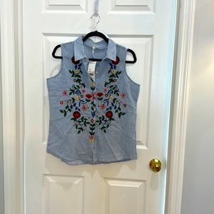 NY collection brand, petite  Large with embroidered details